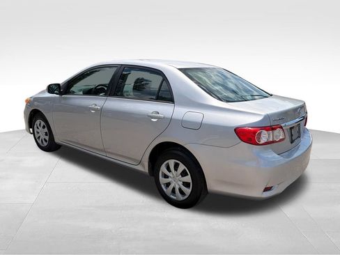 Used 2011 Toyota Corolla LE FWD image 3