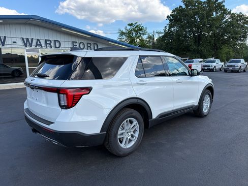 New 2026 Ford Explorer Active w/ Active Comfort Package RWD image 5