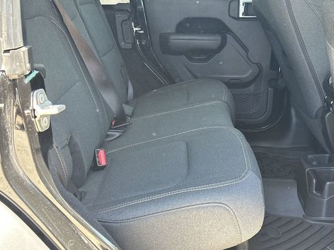 Used 2024 Jeep Wrangler Unlimited Sport AWD/4WD image 17