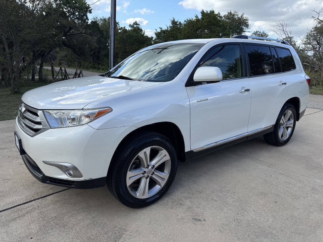 Used 2013 Toyota Highlander Limited AWD/4WD image 6