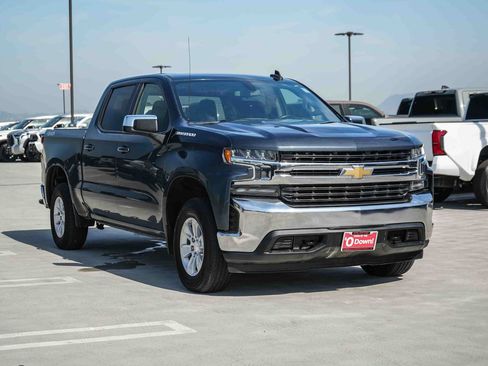 Used 2021 Chevrolet Silverado 1500 LT AWD/4WD image 3