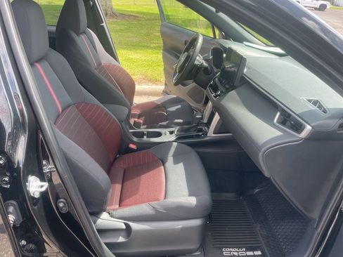 Used 2025 Toyota Corolla Cross AWD Hybrid image 17