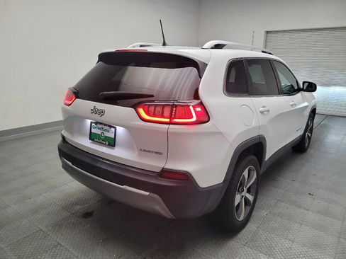 Used 2019 Jeep Cherokee Limited w/ Luxury Group FWD image 9