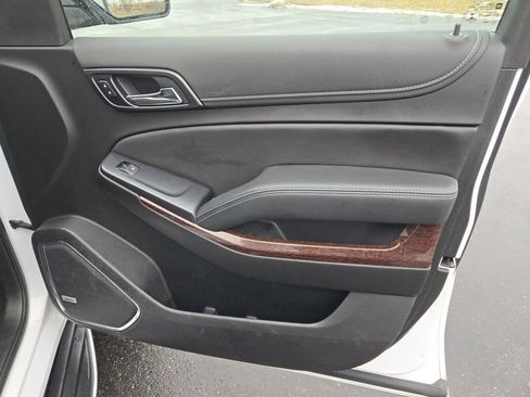 Used 2020 GMC Yukon XL SLT w/ Premium Edition image 3