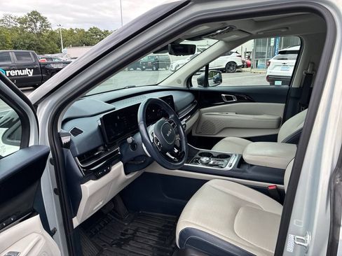 Used 2025 Kia Carnival SX Prestige FWD image 10