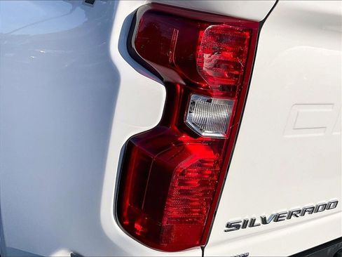 Used 2024 Chevrolet Silverado 2500 LT image 30