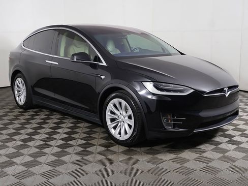 Used 2017 Tesla Model X 75D image 55