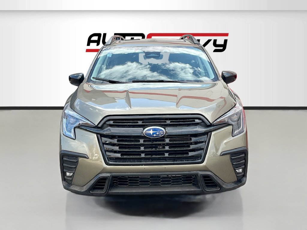 Used 2024 Subaru Ascent Onyx Edition AWD/4WD image 2
