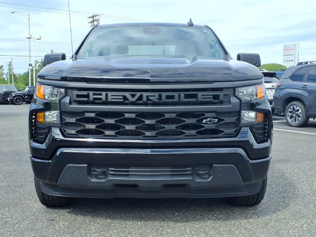 Used 2024 Chevrolet Silverado 1500 Custom AWD/4WD image 2