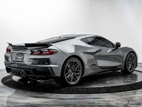 Used 2024 Chevrolet Corvette Z06 image 18