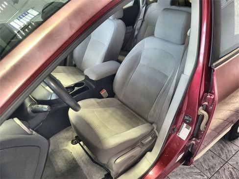 Used 2011 Nissan Rogue S image 11