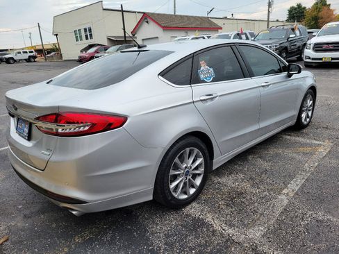 Used 2017 Ford Fusion SE w/ Fusion SE Technology Package FWD image 28