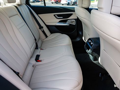 New 2026 Mercedes-Benz E 350 4MATIC Sedan image 19