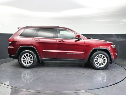Used 2021 Jeep Grand Cherokee Laredo RWD image 4