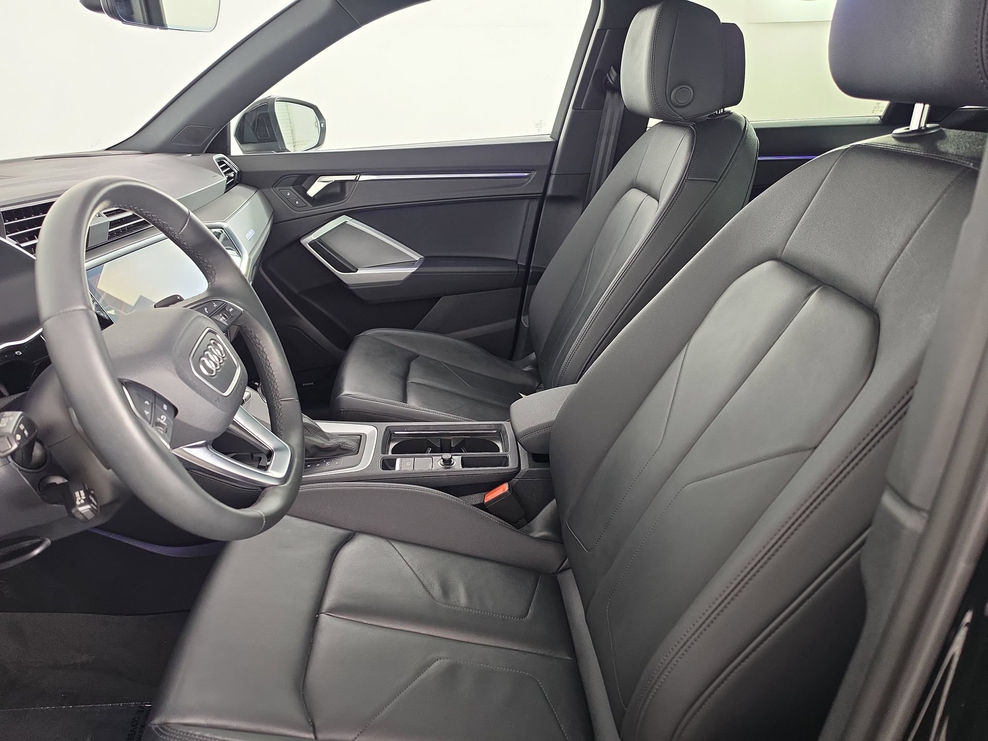 Certified 2025 Audi Q3 2.0T Premium Plus w/ Premium Plus Package AWD/4WD image 15