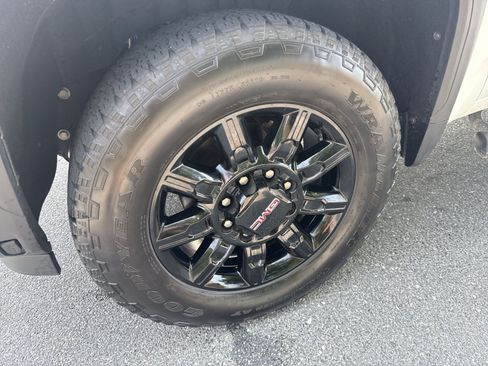 Used 2026 GMC Sierra 2500 AT4 AWD/4WD image 12