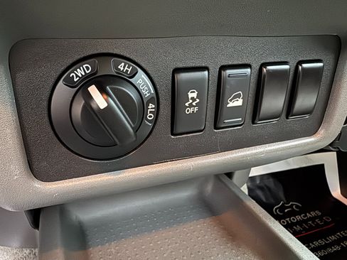 Used 2012 Nissan Frontier S image 30