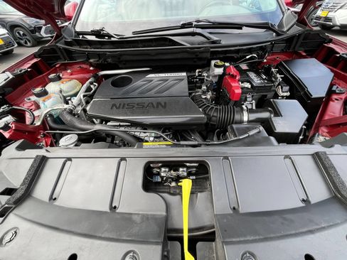 Used 2025 Nissan Rogue SV AWD/4WD image 29