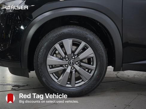 Used 2025 Nissan Pathfinder SV AWD/4WD image 30