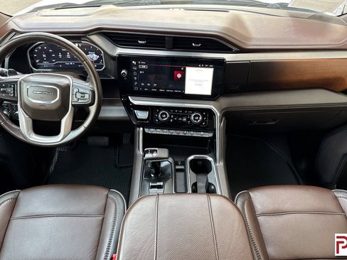 Used 2023 GMC Sierra 1500 Denali w/ Technology Package AWD/4WD image 14