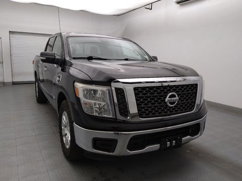 Used 2017 Nissan Titan SV RWD image 14