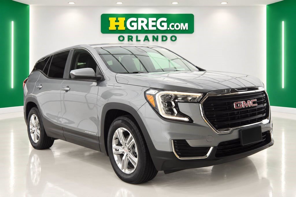Used 2023 GMC Terrain SLE w/ LPO, Floor Liner Package FWD image 4