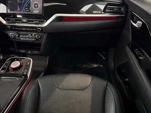 Used 2022 Kia Niro EX Premium image 29