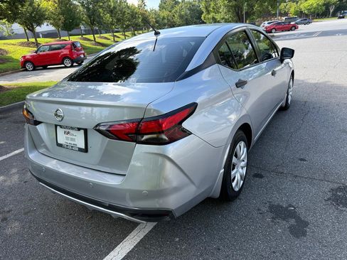Used 2020 Nissan Versa S FWD image 5