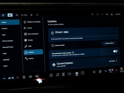 Used 2023 Rivian R1T Adventure image 35