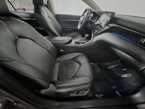 Used 2024 Toyota Camry XLE FWD image 31