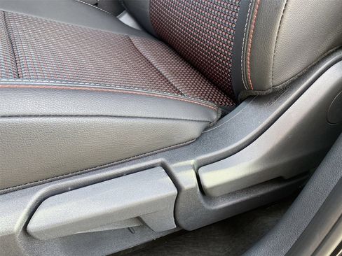 New 2026 Nissan Kicks SR image 24