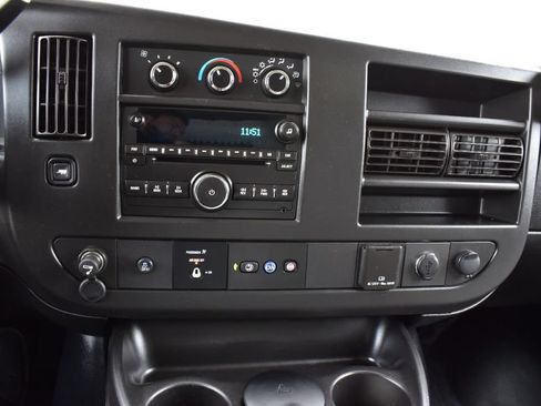 Used 2018 GMC Savana 2500 w/ Communications Package RWD image 29