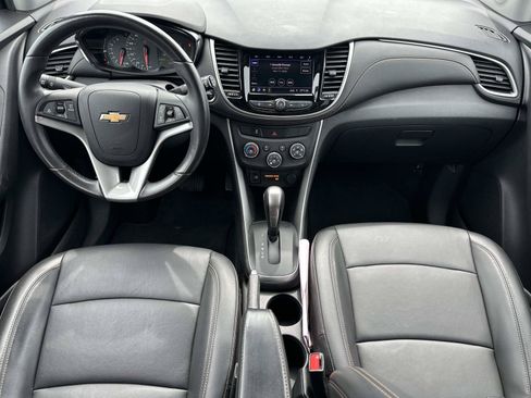 Certified 2022 Chevrolet Trax LT w/ Premium Seat Package AWD/4WD image 12