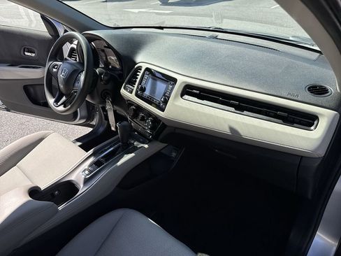 Used 2019 Honda HR-V LX image 32
