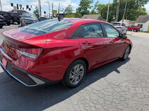 Used 2024 Hyundai Elantra SEL FWD image 19