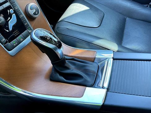 Used 2017 Volvo XC60 T5 Inscription image 15