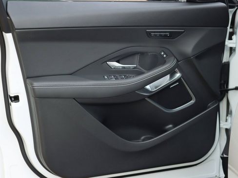 Certified 2024 Jaguar E-PACE R-Dynamic SE image 11