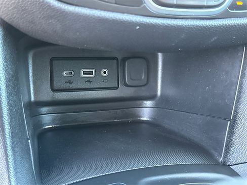 Used 2024 Chevrolet Equinox LT image 31