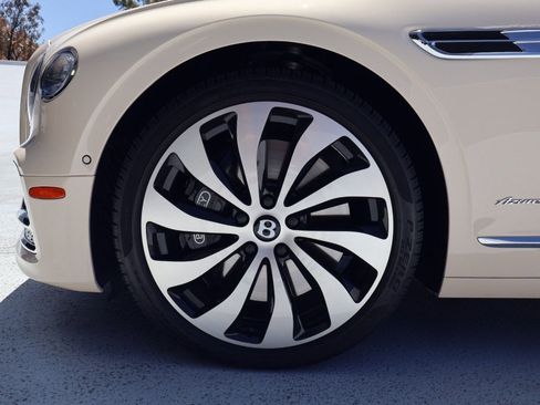 Used 2023 Bentley Flying Spur Azure AWD/4WD image 13