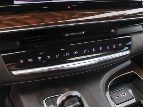 Used 2022 Cadillac Escalade Sport Platinum AWD/4WD image 19