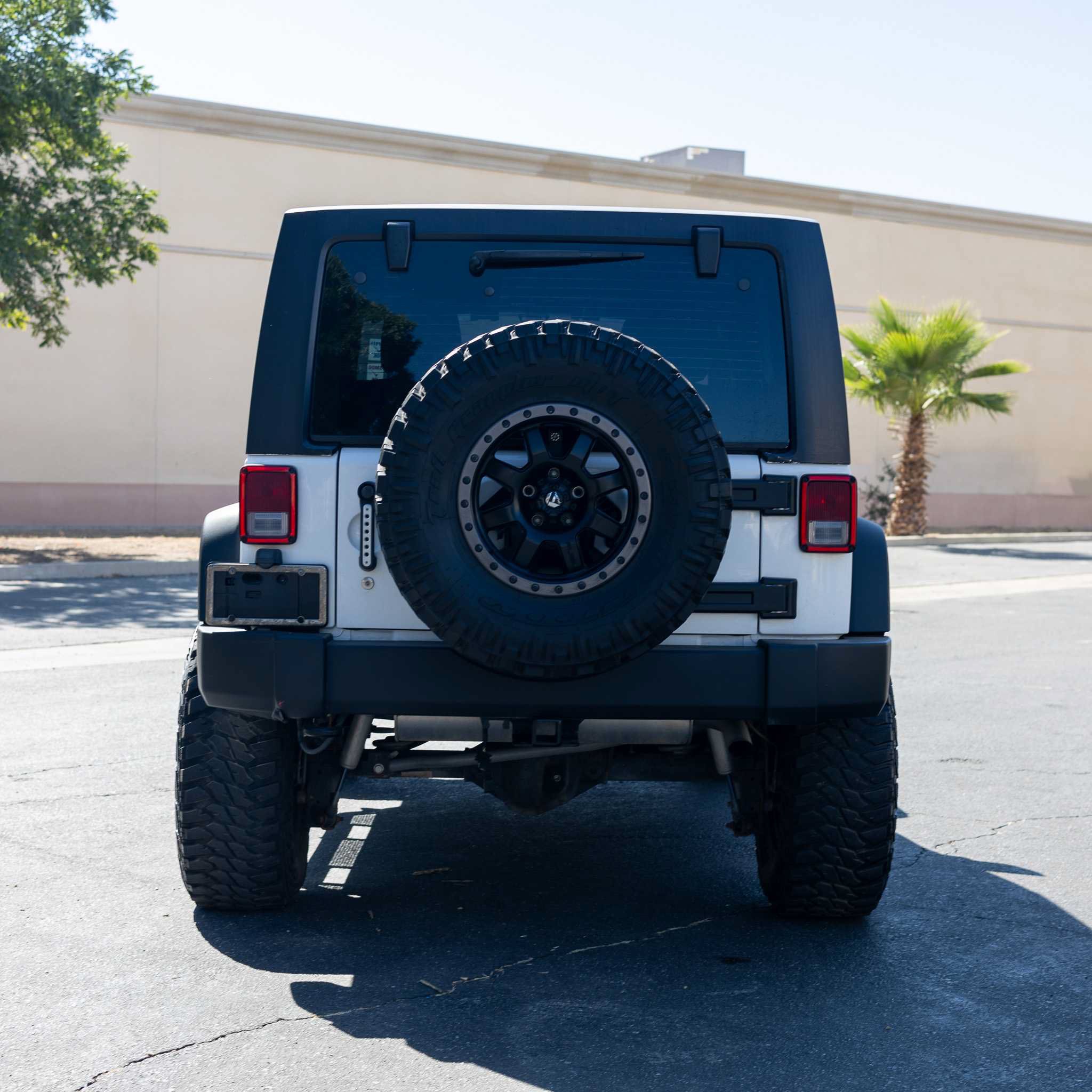 Used 2015 Jeep Wrangler Unlimited Sport w/ Connectivity Group AWD/4WD image 6