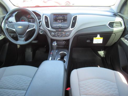 Used 2019 Chevrolet Equinox LS w/ LS Convenience Package FWD image 12