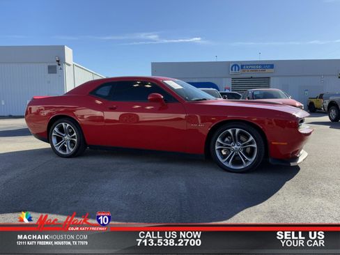 Used 2022 Dodge Challenger R/T image 1