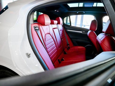 Used 2023 Alfa Romeo Stelvio Veloce image 24