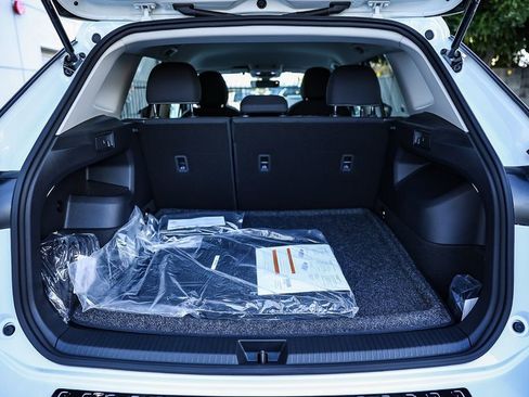 New 2026 Volkswagen Tiguan S image 17