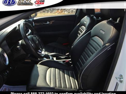 Used 2023 Kia Forte GT-Line w/ GT-Line Premium Package FWD image 9