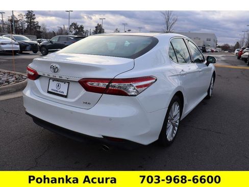 Used 2018 Toyota Camry XLE image 7