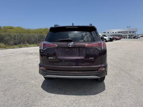 Used 2018 Toyota RAV4 XLE FWD image 6