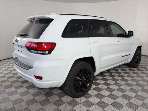 Used 2019 Jeep Grand Cherokee Altitude image 7