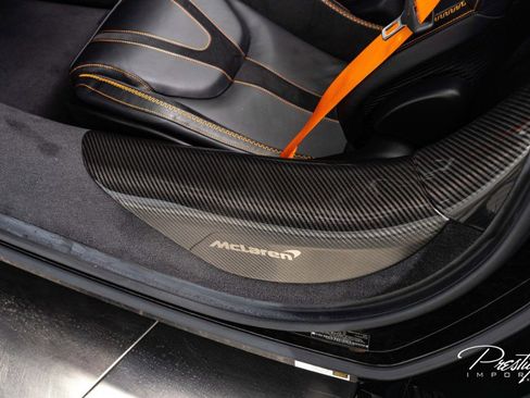 Used 2025 McLaren 750S Spider image 53